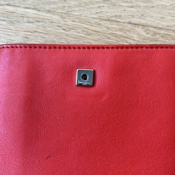 Authentic Vintage leather Ferragamo wallet. Orange. - Picture 8 of 11